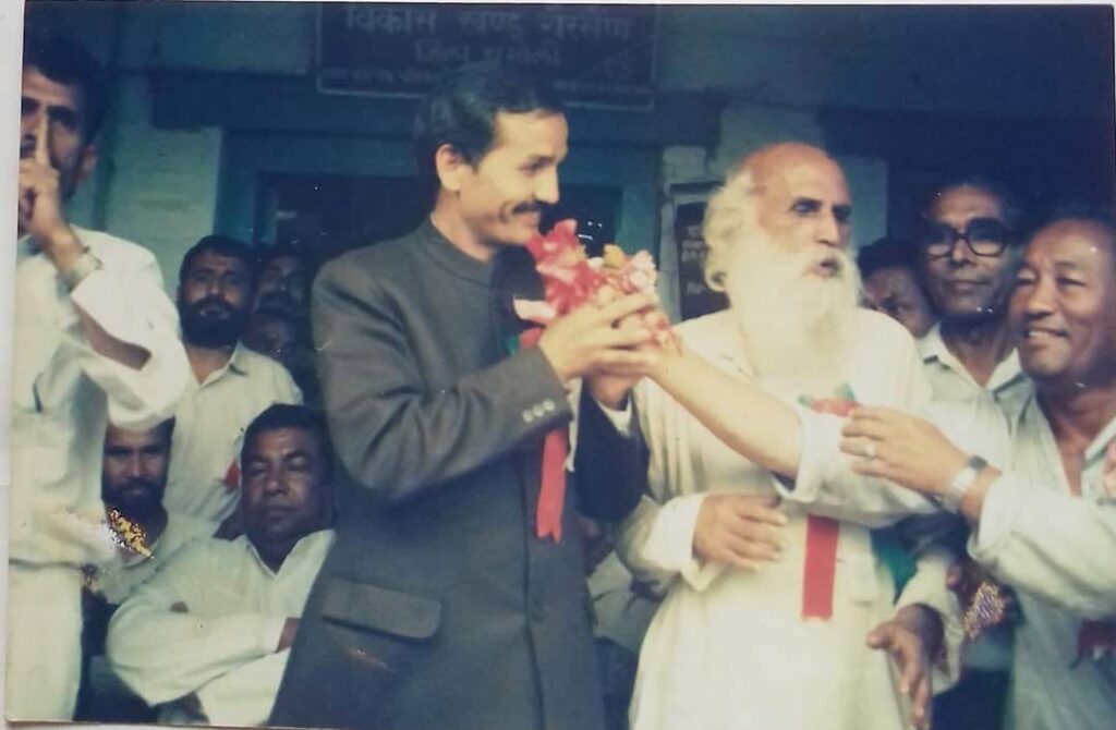 इंद्रमणि बडोनी के साथ काशी सिंह ऐरी